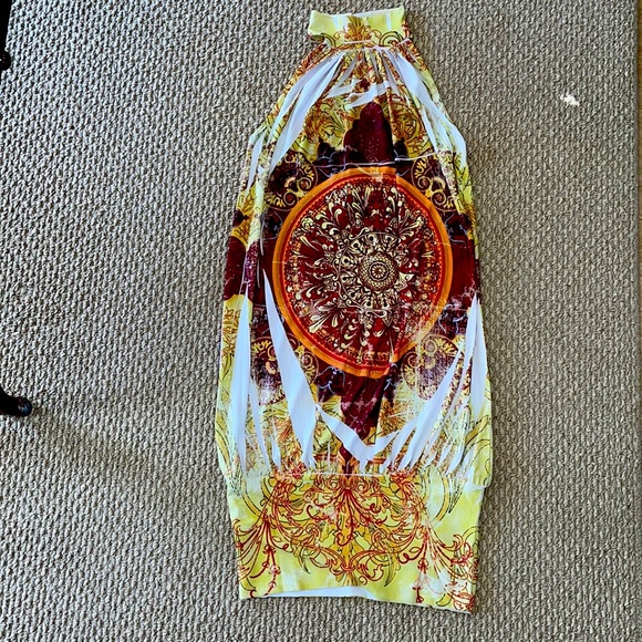 Gorgeous Halter-neck backless Dress Size Small - Picture 5 of 5